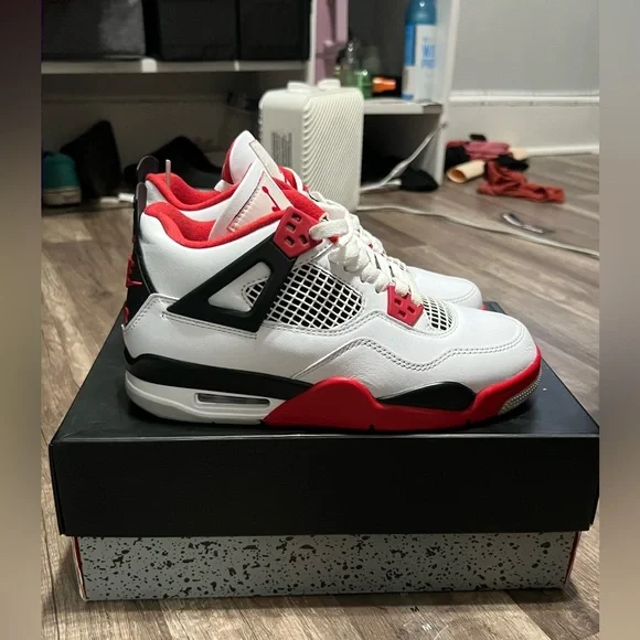 Jordan 4